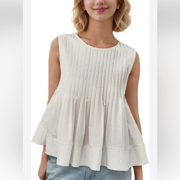 See and Be Seen White Pleated Top - Picture 1 of 11